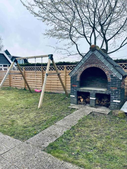 Leuke Bungalow In Noord-Holland Opmeer Eksteriør bilde